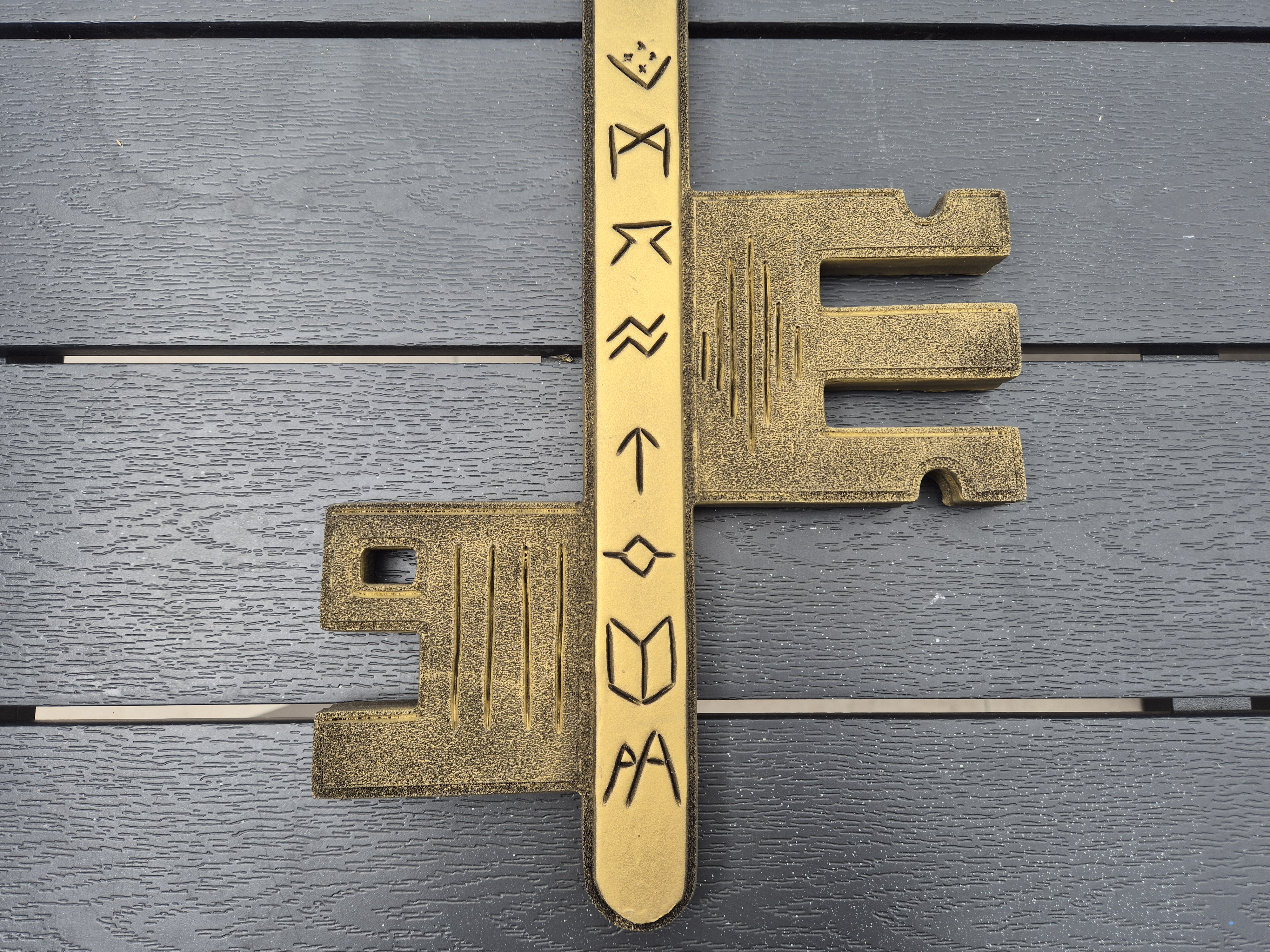 Dragon Head Key - painted detail